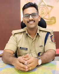 श्री. आदित्य मिरखेलकर